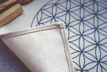 將圖片載入圖庫檢視器 Seed of Life Grid with Chakra Symbols Linen Cloth
