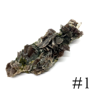Axinite with Epidote & Quartz - Peru 斧石與綠簾石和白水晶 秘魯