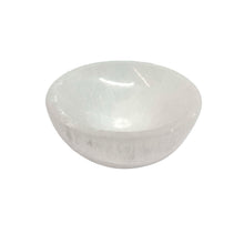 Load image into Gallery viewer, Selenite Bowl 10cm 透石膏
